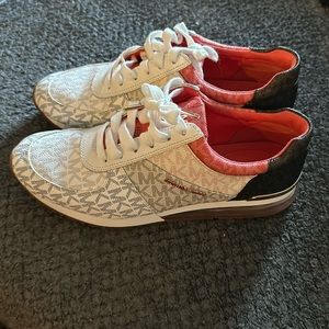 Michael Kors woman’s sneaker new w box